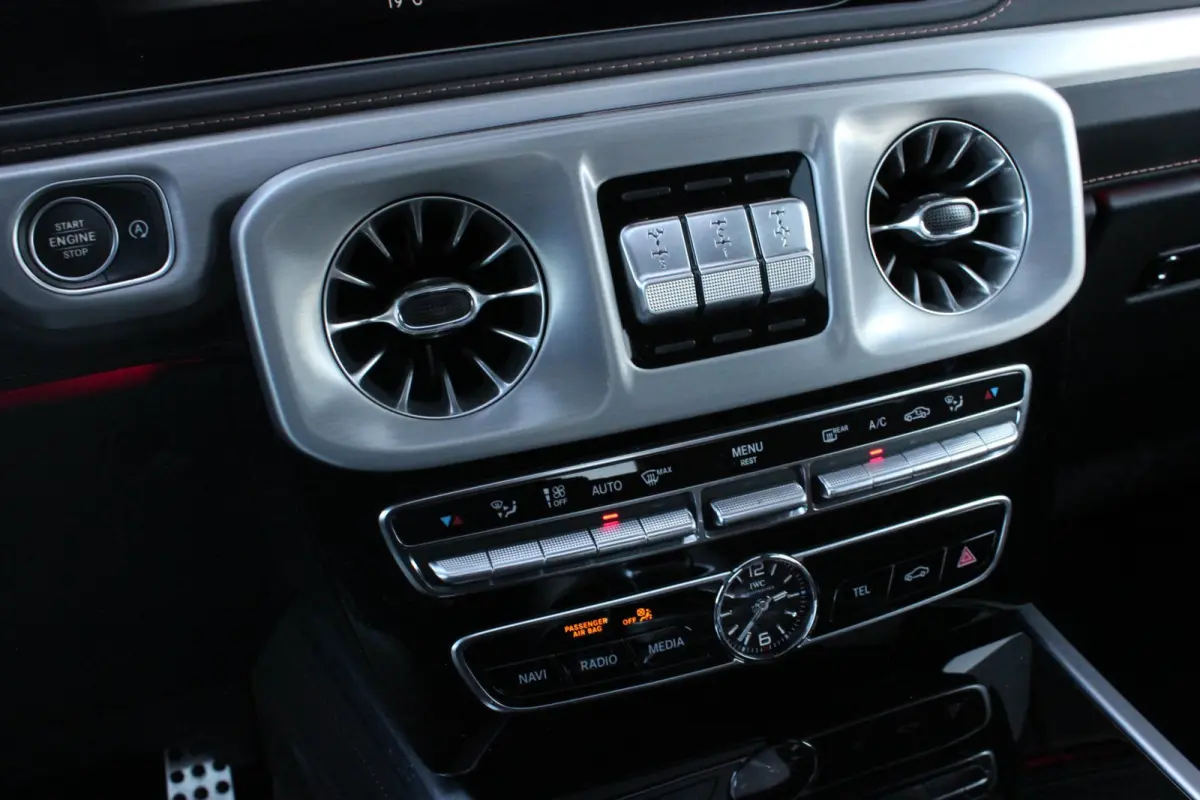 63 / BURMESTER / INCL. BTW / PANO-DAK / G-MANUFAKTUR / STOELMASSAGE / FULL / DISTRONIC / TREKHAAK / 360 CAM