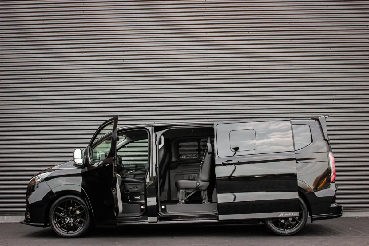 320 2.0 TDCI L2H1 MS-RT DC AWD DUBBEL CABINE BPM VRIJ / KUIPSTOELEN / DIRECT RIJDEN / NAVIGATIE / FULL BLACK