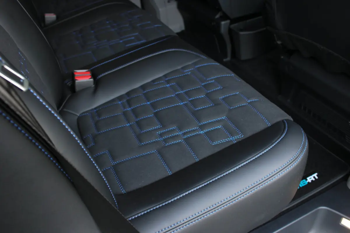 320 2.0 TDCI L2H1 MS-RT DC AWD DUBBEL CABINE BPM VRIJ / KUIPSTOELEN / DIRECT RIJDEN / NAVIGATIE / FULL BLACK