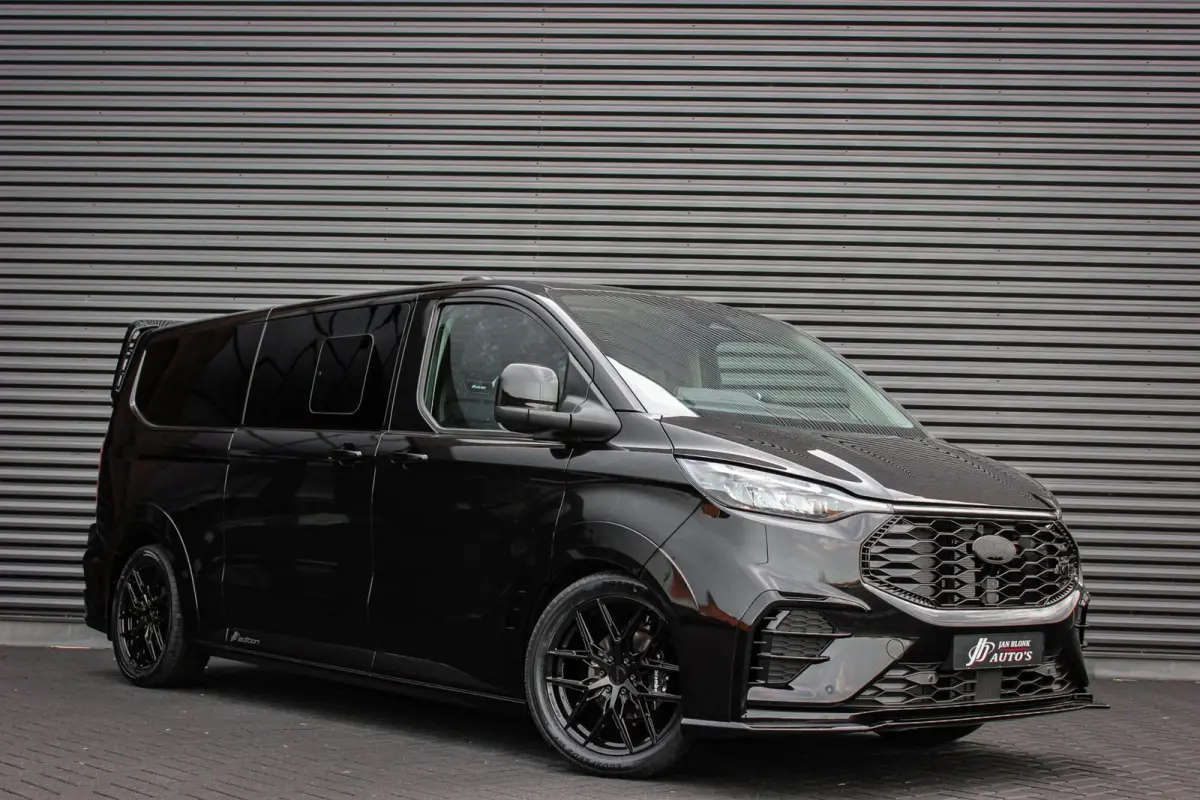 320 2.0 TDCI L2H1 MS-RT DC AWD DUBBEL CABINE BPM VRIJ / KUIPSTOELEN / DIRECT RIJDEN / NAVIGATIE / FULL BLACK