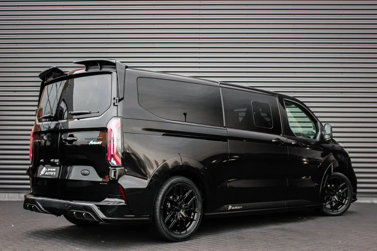 320 2.0 TDCI L2H1 MS-RT DC AWD DUBBEL CABINE BPM VRIJ / KUIPSTOELEN / DIRECT RIJDEN / NAVIGATIE / FULL BLACK