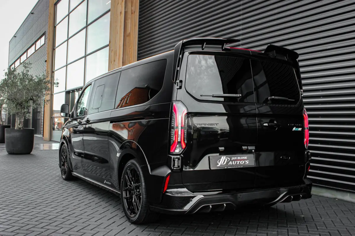 320 2.0 TDCI L2H1 MS-RT DC AWD DUBBEL CABINE BPM VRIJ / KUIPSTOELEN / DIRECT RIJDEN / NAVIGATIE / FULL BLACK