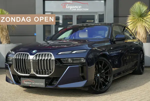 750e xDrive M Sport | 489PK | Exclusive Lounge | HUD | B&W | Pano | Sky Lounge | Massage | Trekhaak | BMW 750e xDrive M Sport 489 PK Plug-in Hybrid met 3.0 zescilinder, Exclusive Lounge, pan
