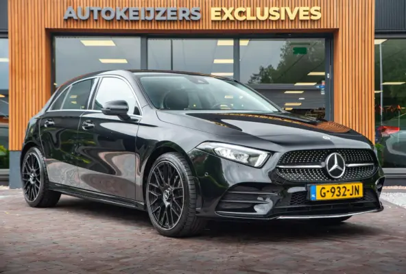 180 Business Solution AMG Ambient Cruise Navigatie Camera Sportstoelen Leer LED 19" LMV