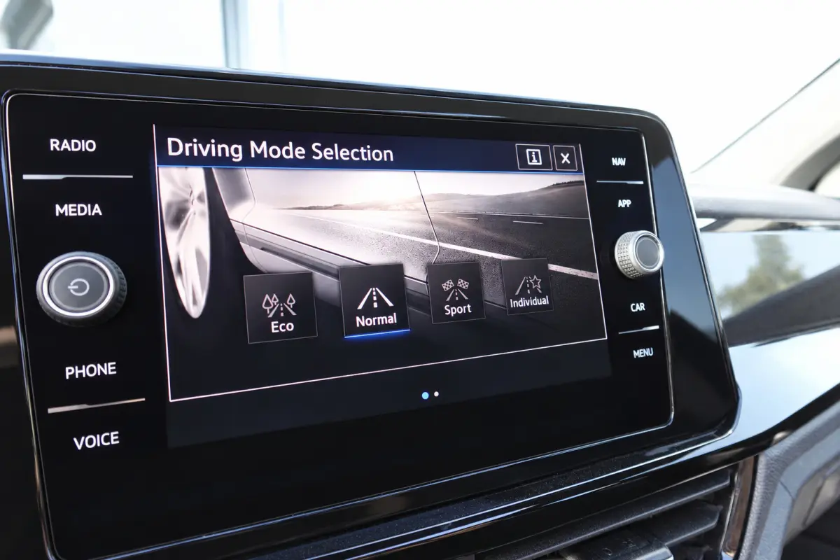 1.5 TSI R-Line PANO CAM BLINDSPOT
