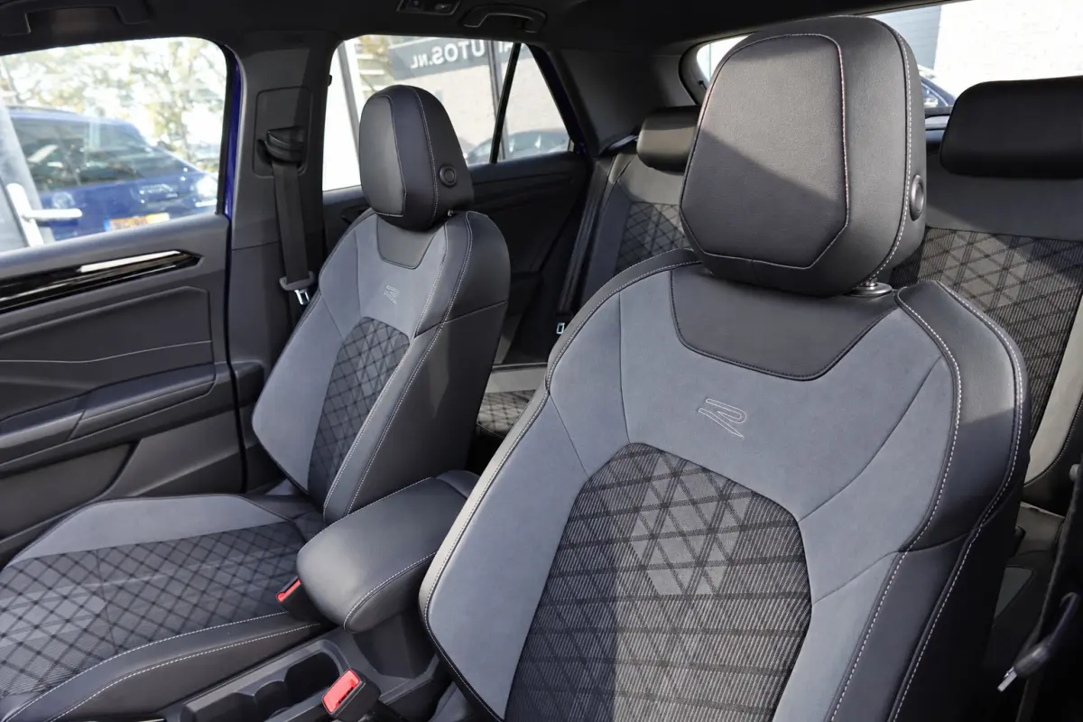 1.5 TSI R-Line PANO CAM BLINDSPOT