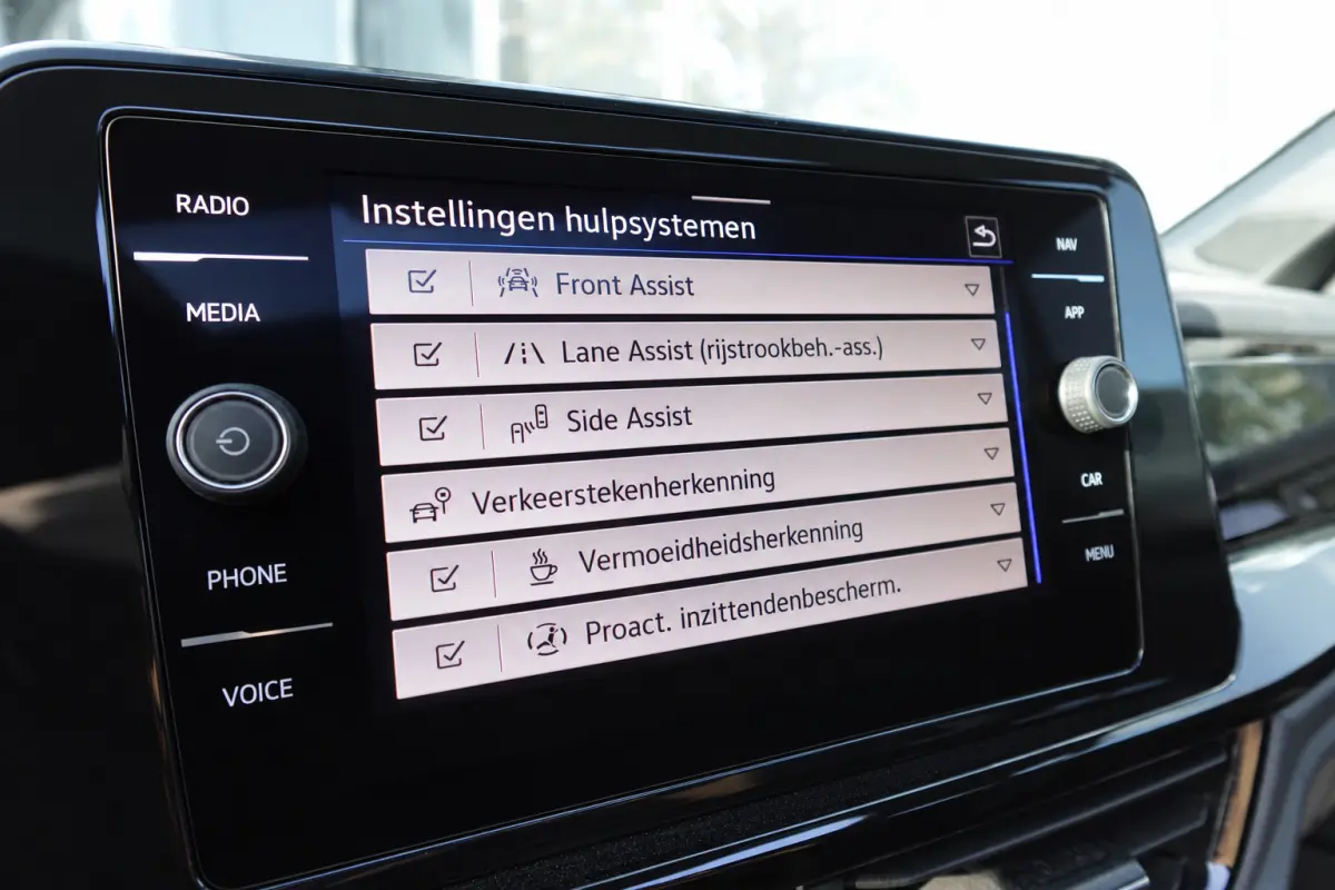 1.5 TSI R-Line PANO CAM BLINDSPOT