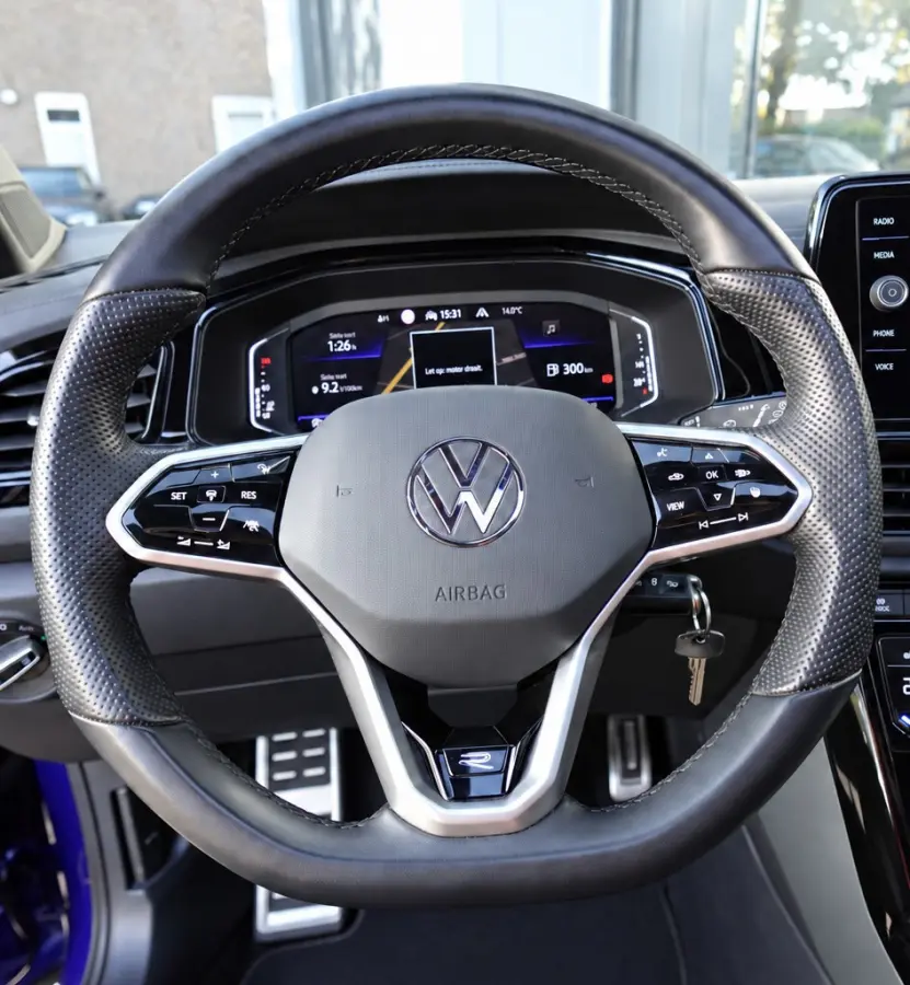1.5 TSI R-Line PANO CAM BLINDSPOT