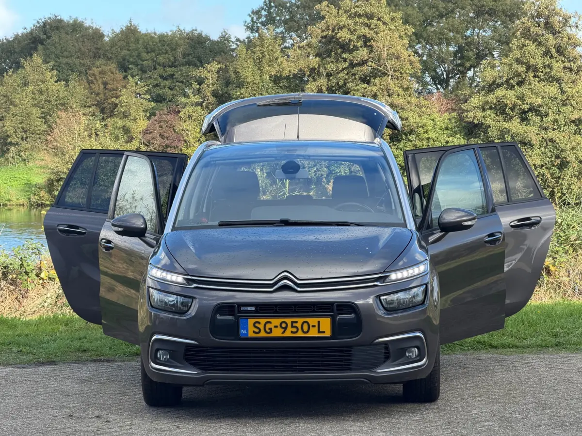 1.2 PureTech Shine - Gris Moka - 7 persoons uitvoering - Topstaat