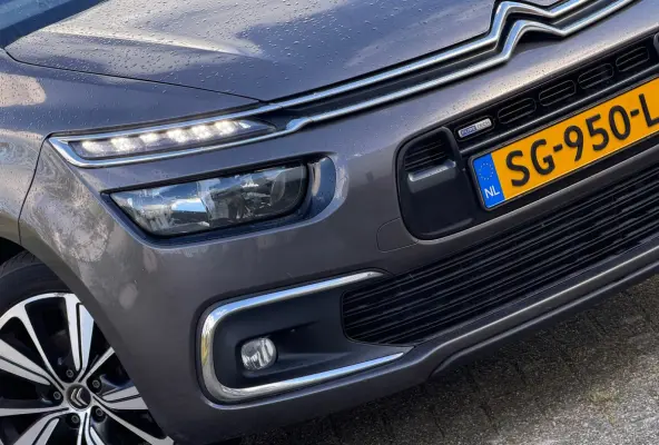1.2 PureTech Shine - Gris Moka - 7 persoons uitvoering - Topstaat