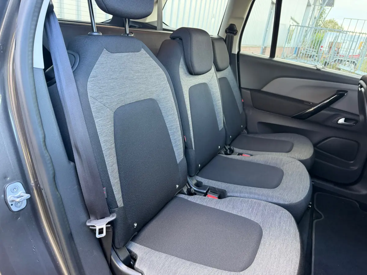 1.2 PureTech Shine - Gris Moka - 7 persoons uitvoering - Topstaat
