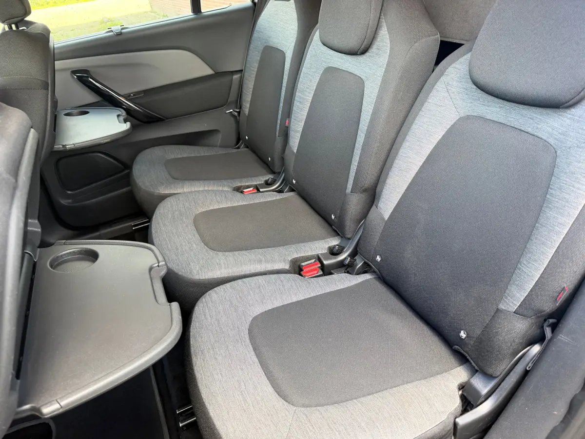 1.2 PureTech Shine - Gris Moka - 7 persoons uitvoering - Topstaat