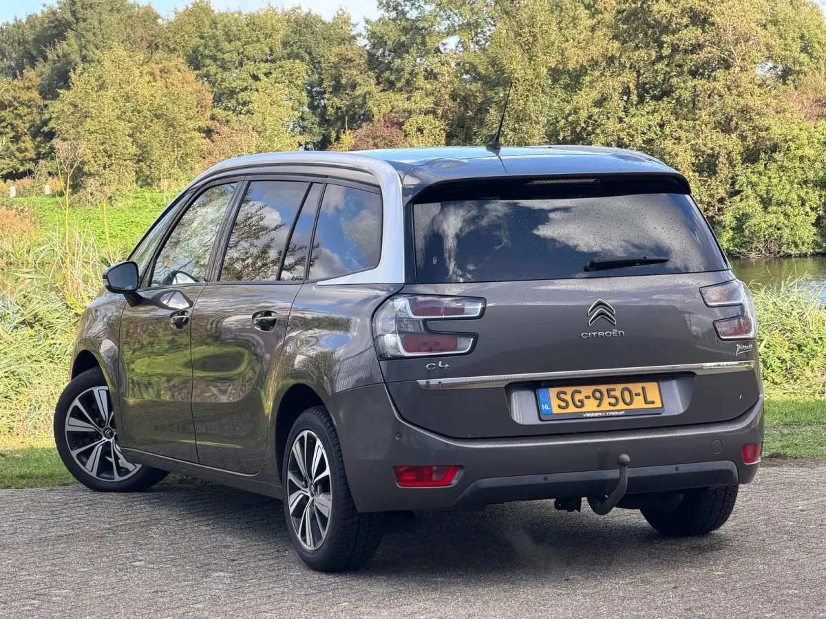 1.2 PureTech Shine - Gris Moka - 7 persoons uitvoering - Topstaat