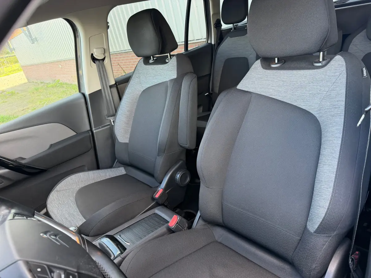 1.2 PureTech Shine - Gris Moka - 7 persoons uitvoering - Topstaat