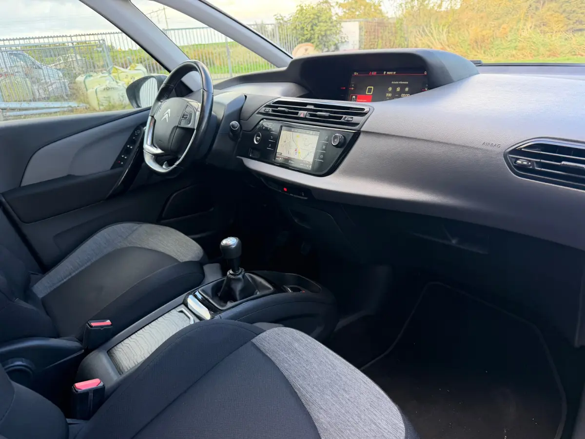 1.2 PureTech Shine - Gris Moka - 7 persoons uitvoering - Topstaat