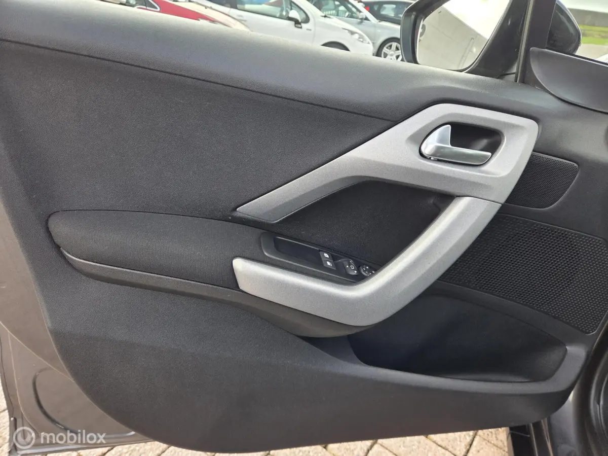 1.2 PureTech Urban Cross Led/Leder/1eEigenaar