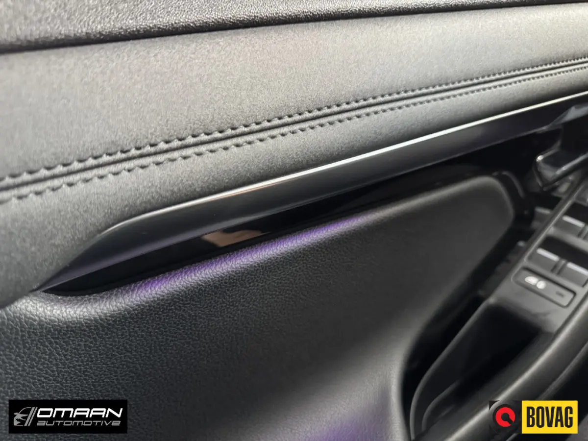 1.5 P300e AWD R-Dynamic Pano SE