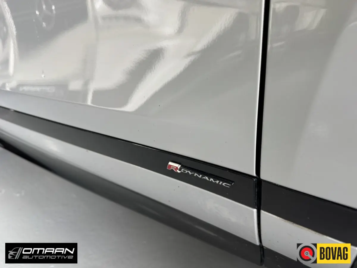 1.5 P300e AWD R-Dynamic Pano SE