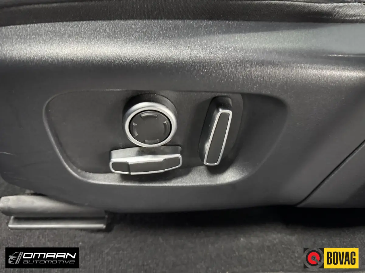 1.5 P300e AWD R-Dynamic Pano SE