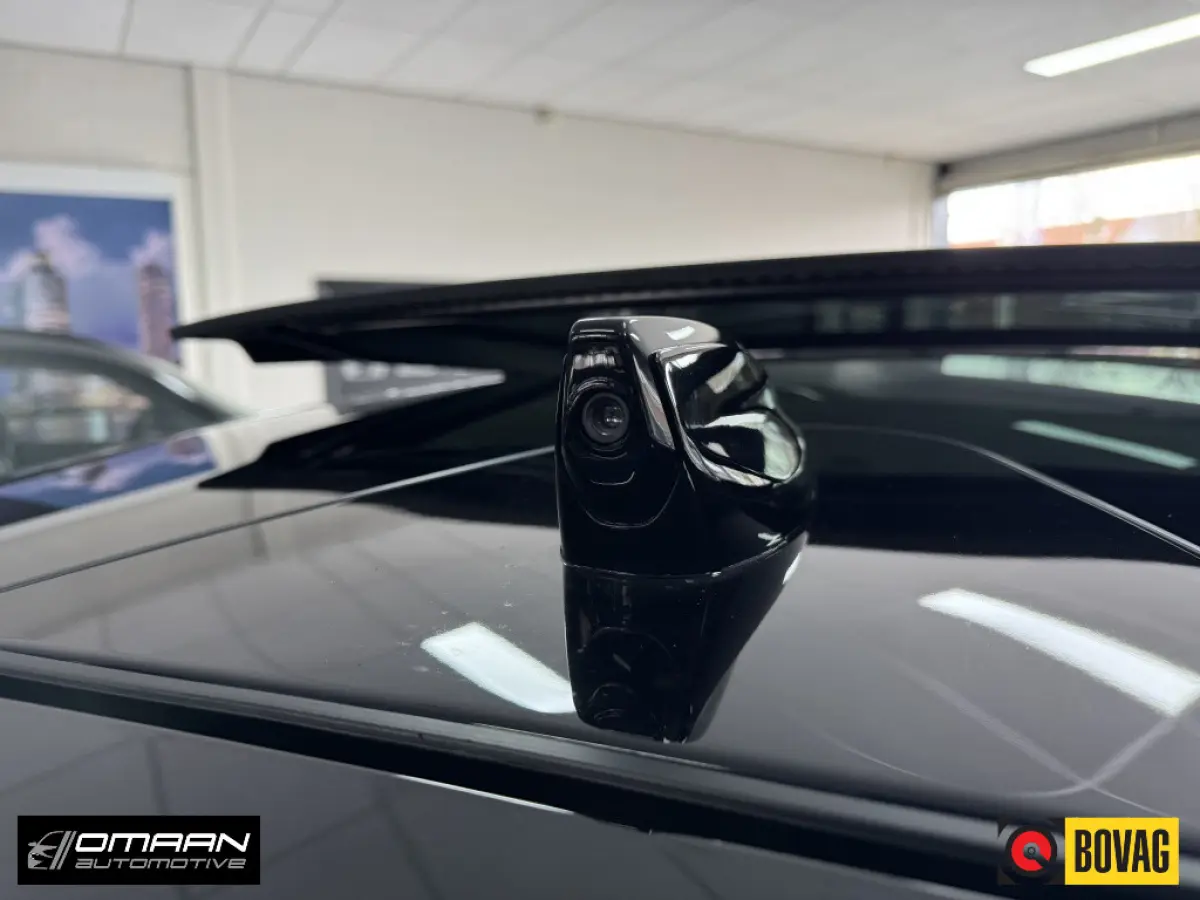 1.5 P300e AWD R-Dynamic Pano SE
