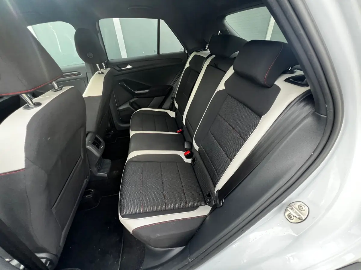 1.5TSI 150pk Sport | ACC | Camera | Carplay | Trekhaak | Navi | Climate