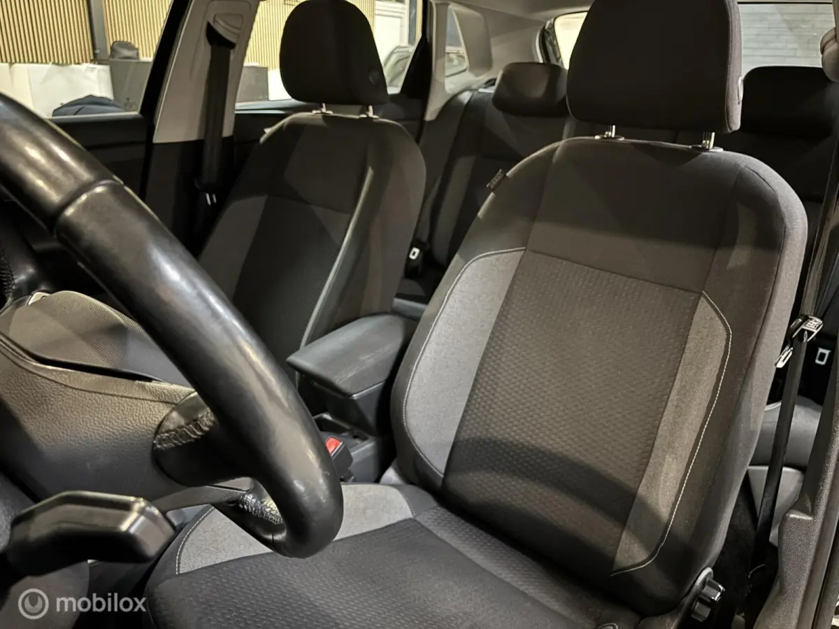 1.0 Deep Black/Digital cockpit/Cruise/
