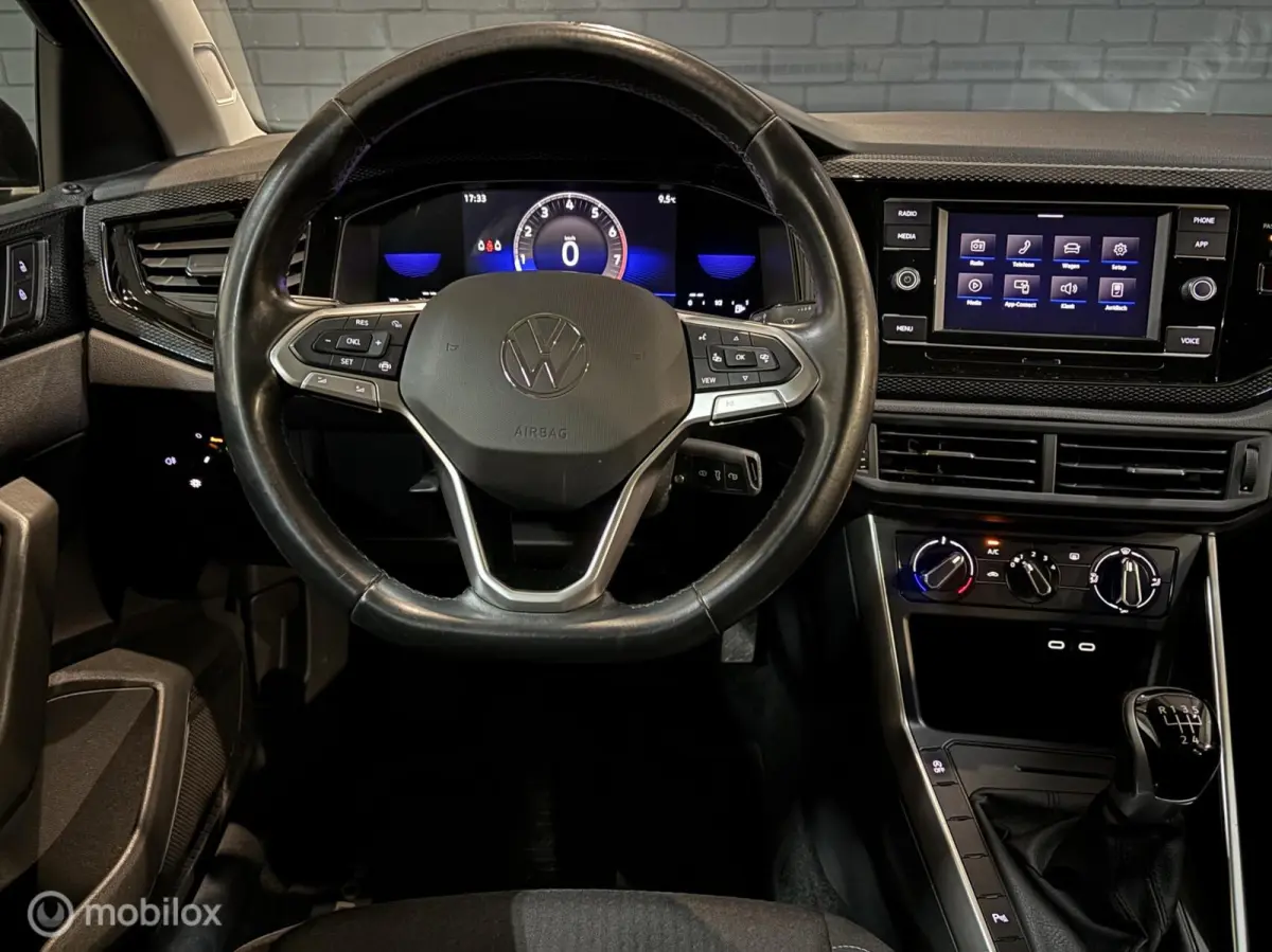 1.0 Deep Black/Digital cockpit/Cruise/
