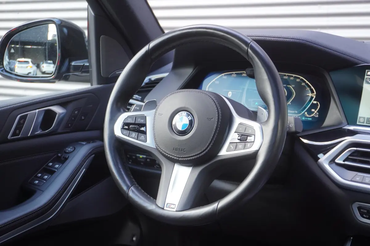 xDrive45e M Sportpakket | BOVAG garantie | 22 inch LM BMW Individual V-spaak | Glazen panoramadak | Driving Assistant Professional | Harman Kardon Surround Sound Systeem