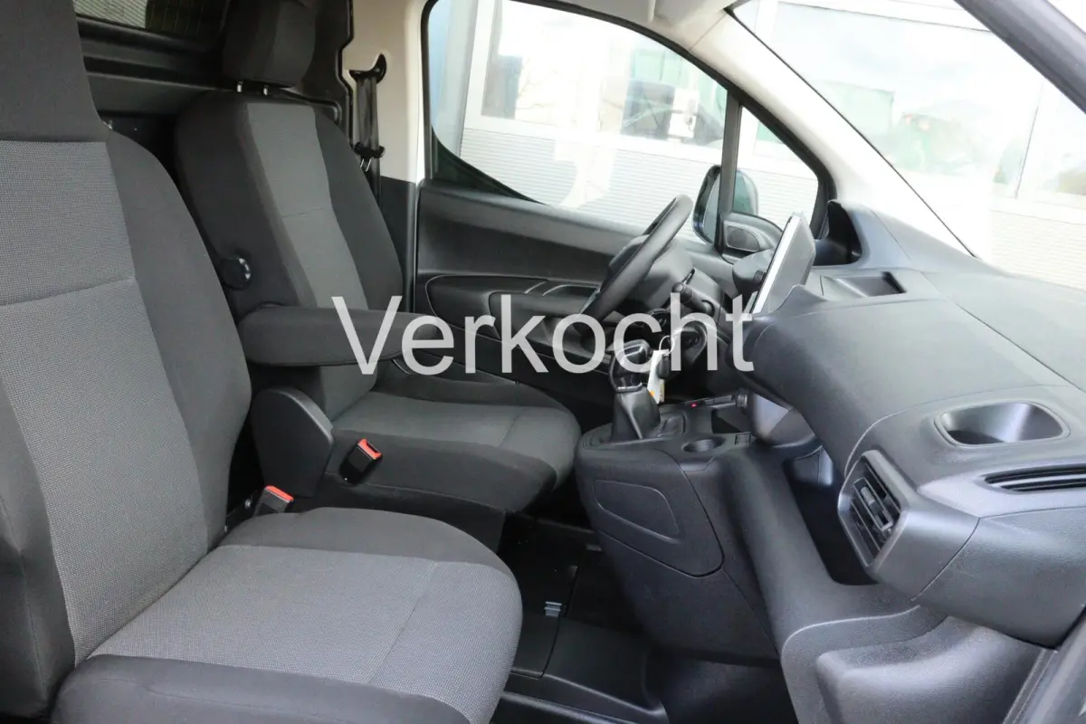 1.5 BlueHDI PRO l NAVI l CAMERA l PDC l DEALER ONDERHOUDEN
