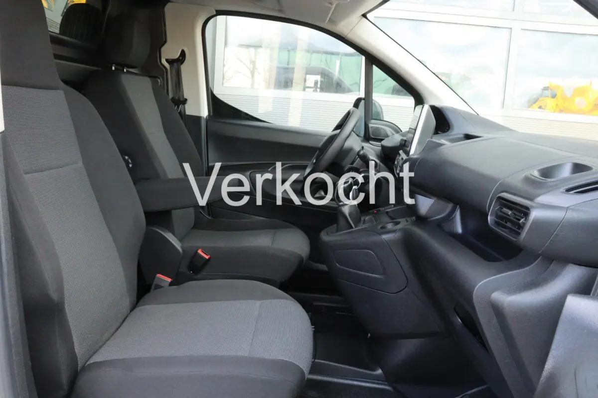 1.5 BlueHDI PRO l NAVI l CAMERA l PDC l DEALER ONDERHOUDEN
