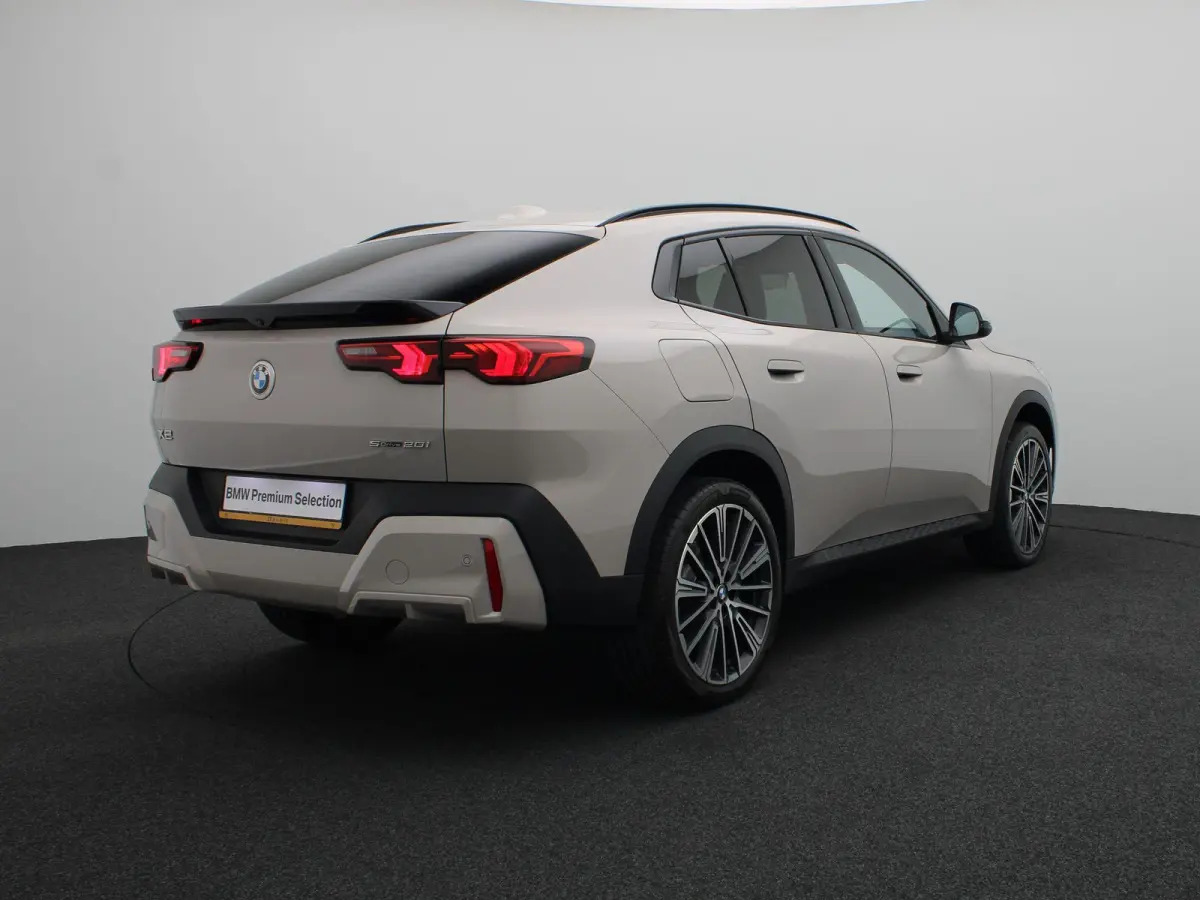 sDrive20i | Equipment Pack | Comfort Pack
