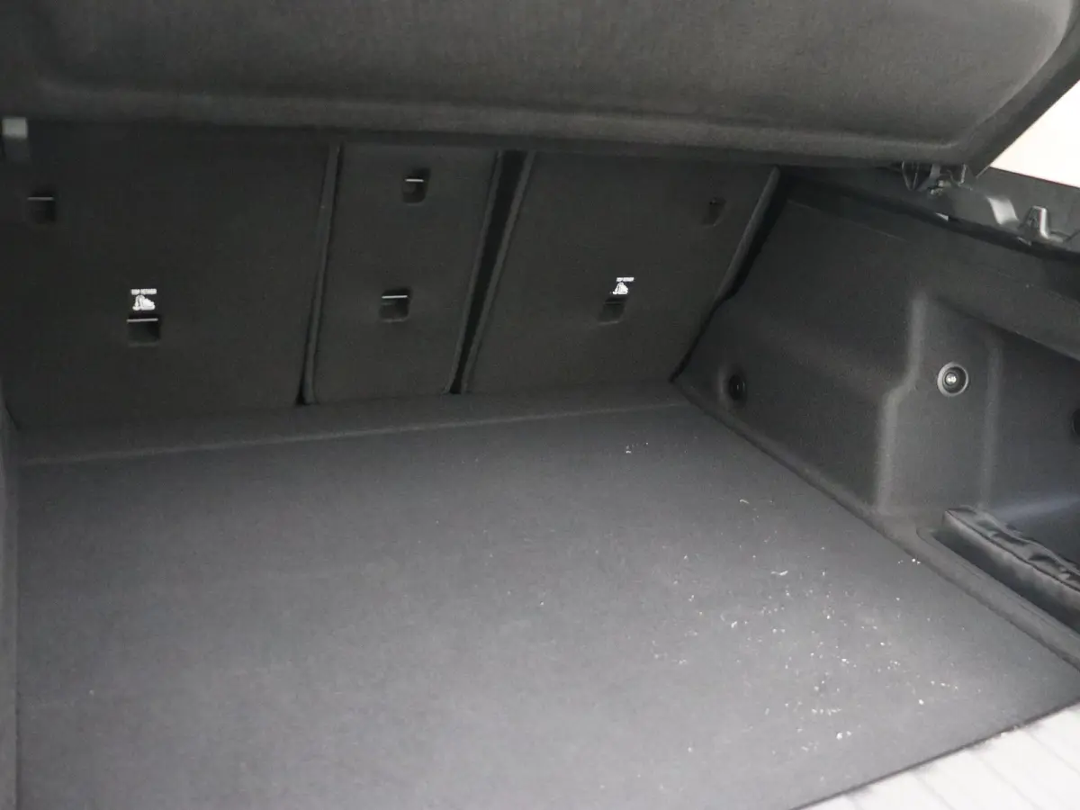 sDrive20i | Equipment Pack | Comfort Pack