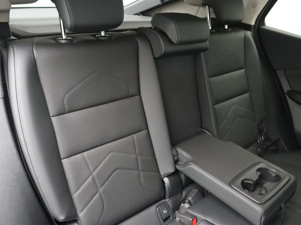 sDrive20i | Equipment Pack | Comfort Pack