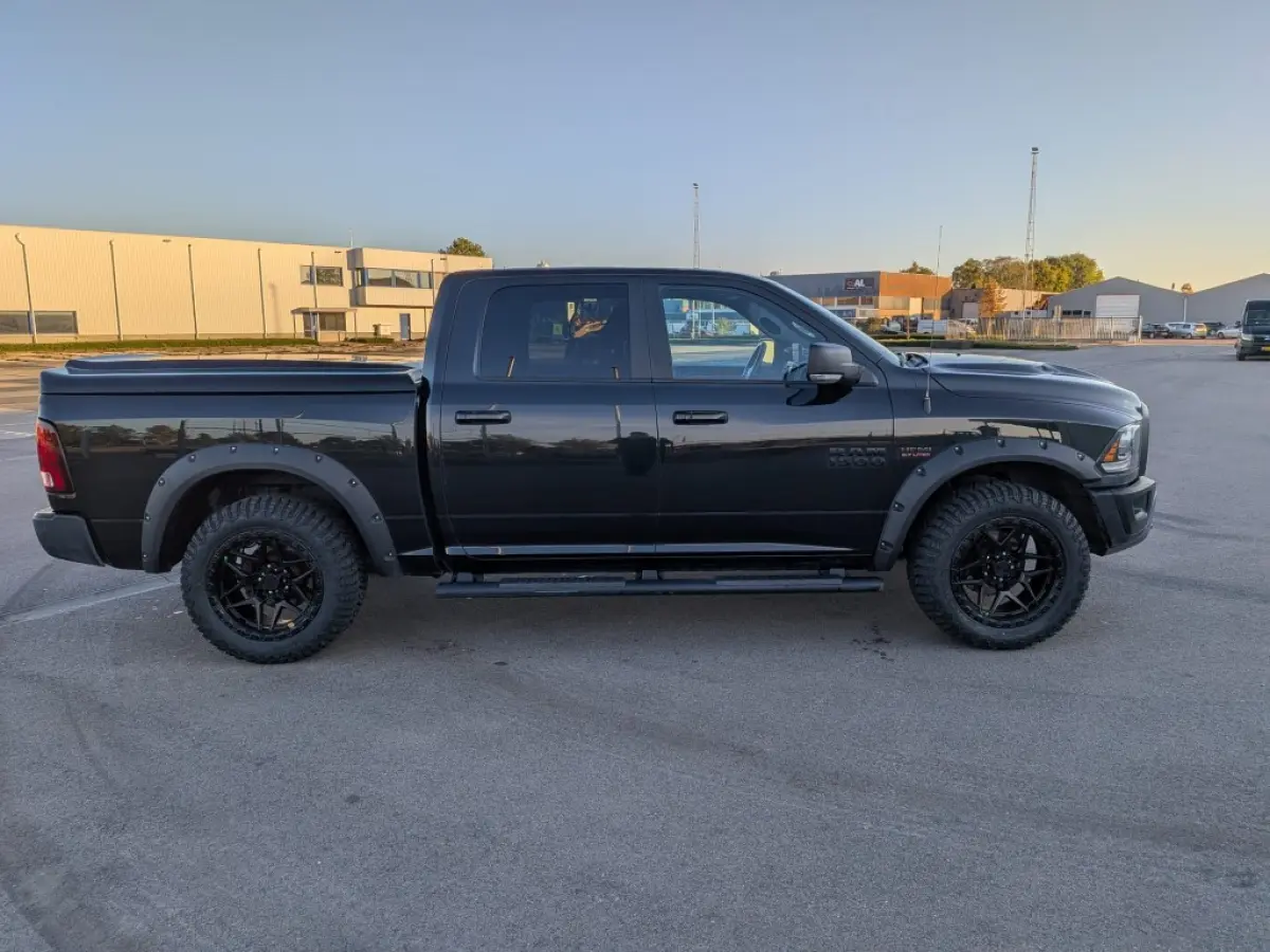 1500 5.7 V8 4x4 Crew Cab 5'7 Rebel Leder, Luchtvering, Trekh 3500