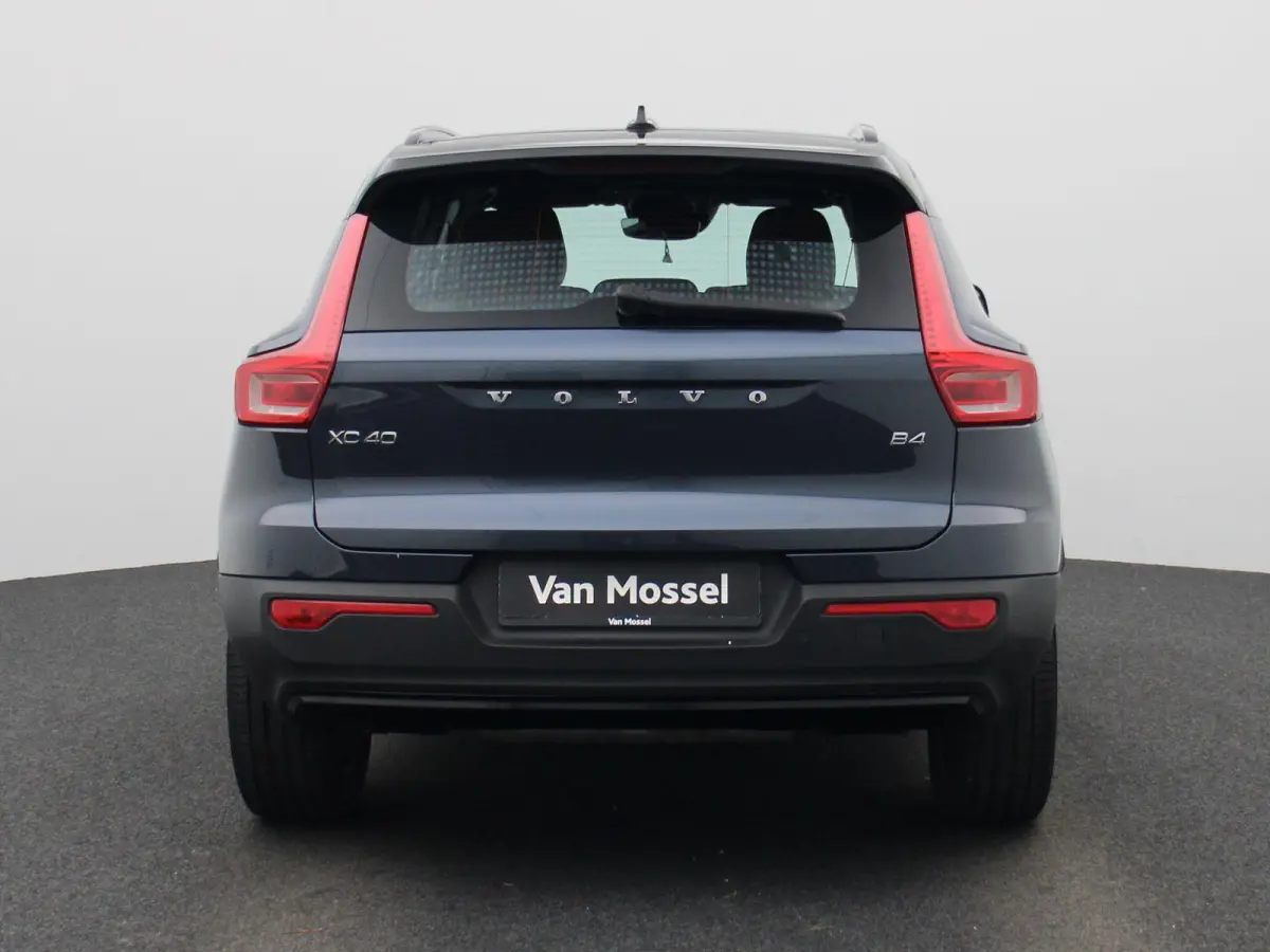 2.0 B4 AWD R-Design | Automaat | Apple Carplay/Android Auto | Achteruitrijcamera | Stoelverwarming | Parkeersensoren |