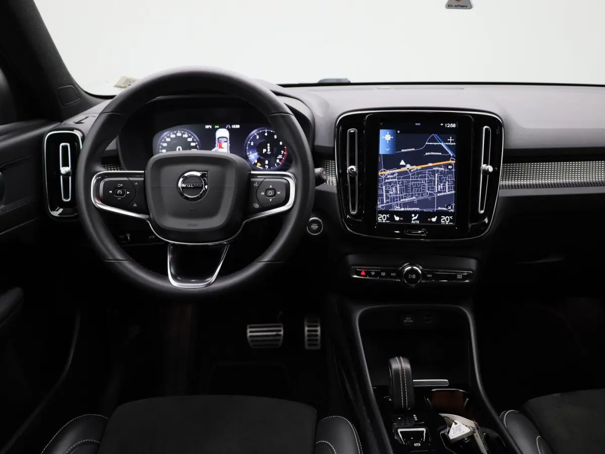 2.0 B4 AWD R-Design | Automaat | Apple Carplay/Android Auto | Achteruitrijcamera | Stoelverwarming | Parkeersensoren |