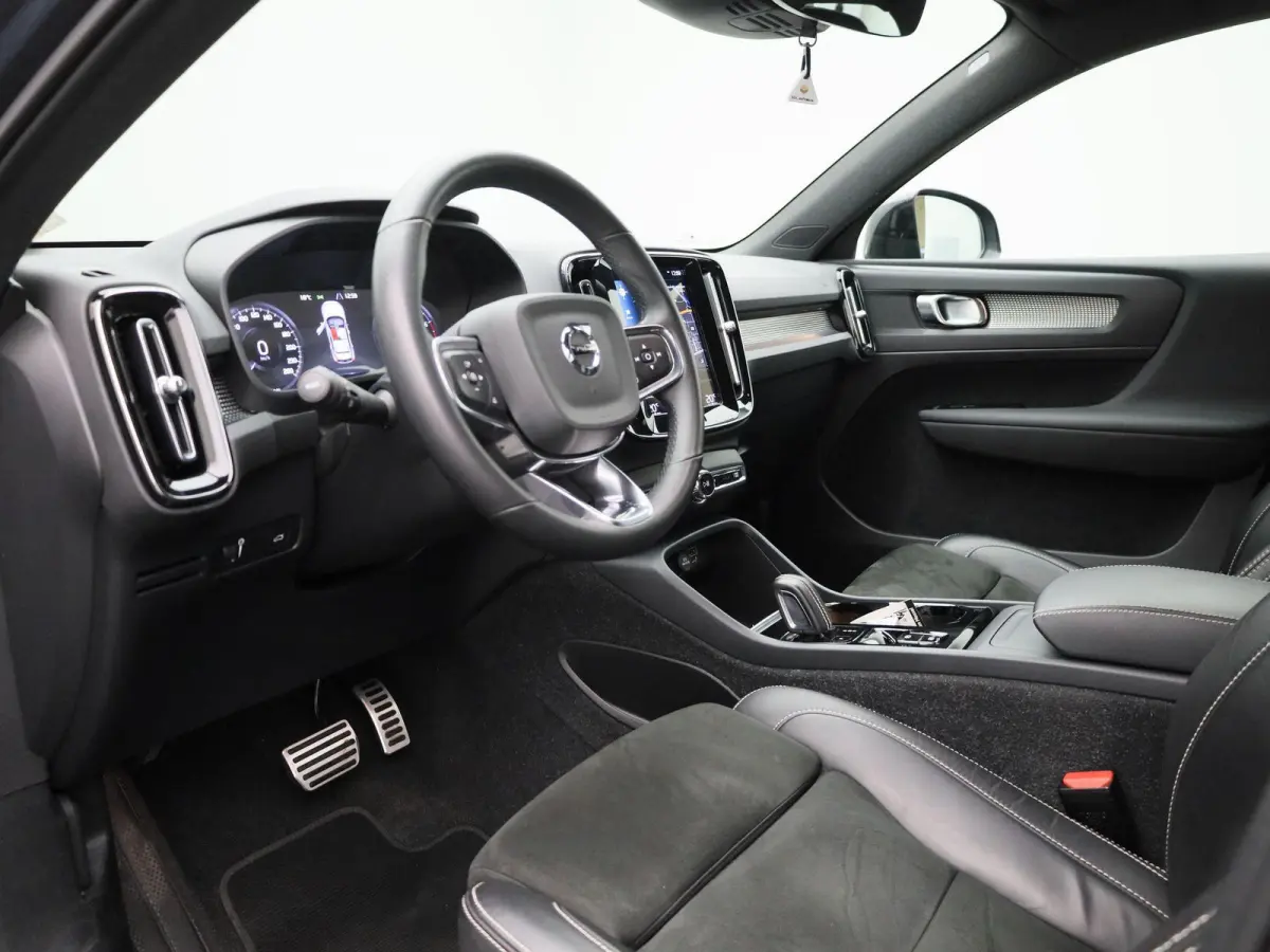 2.0 B4 AWD R-Design | Automaat | Apple Carplay/Android Auto | Achteruitrijcamera | Stoelverwarming | Parkeersensoren |