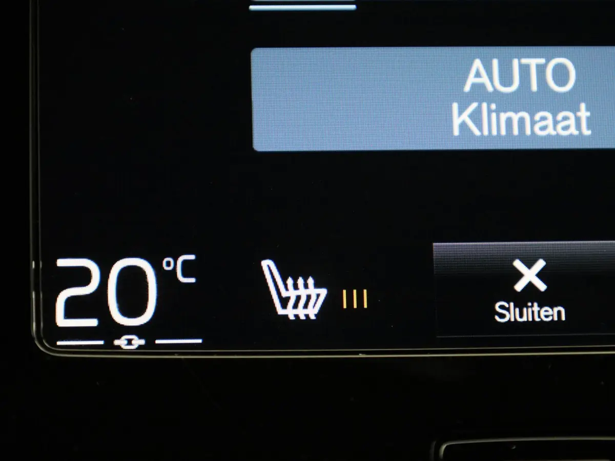 2.0 B4 AWD R-Design | Automaat | Apple Carplay/Android Auto | Achteruitrijcamera | Stoelverwarming | Parkeersensoren |
