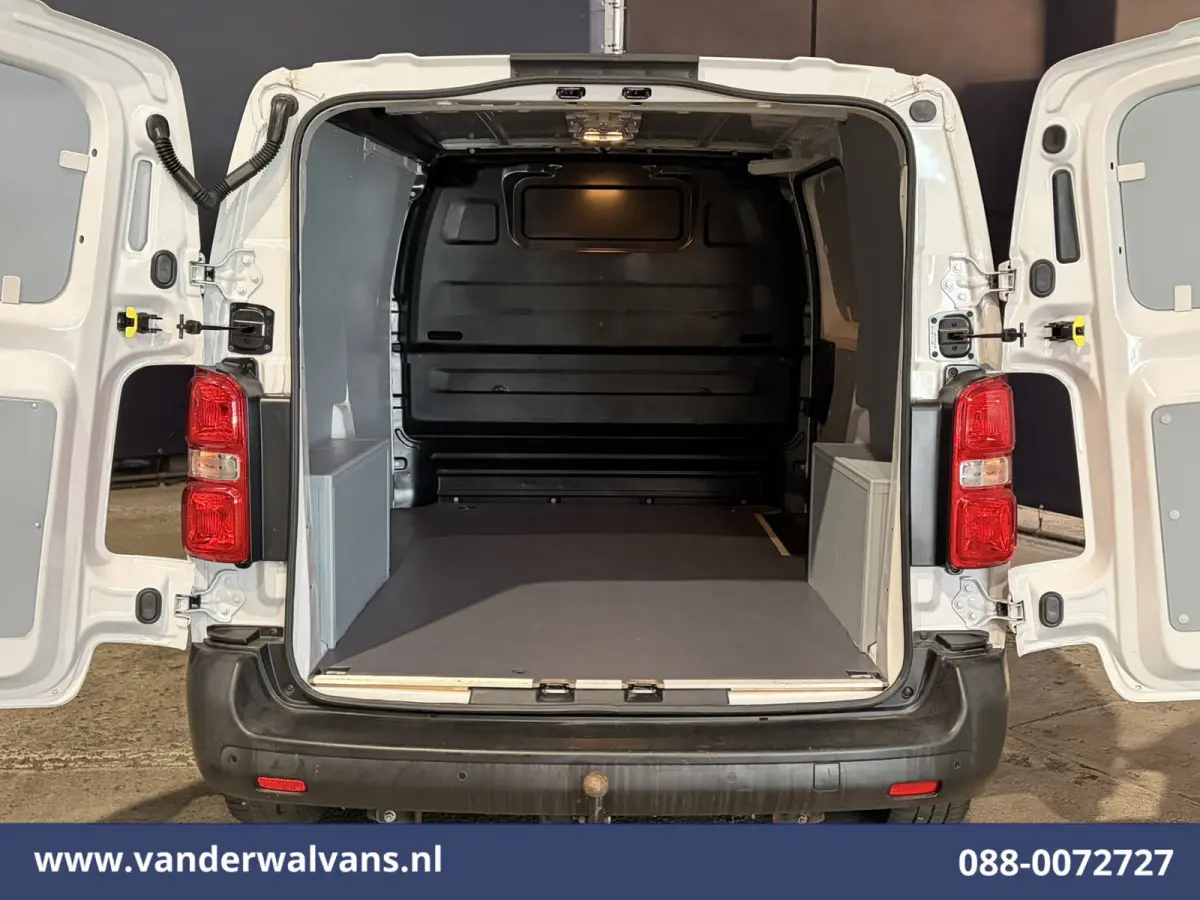 1.5 BlueHDI L2H1 Euro6 Airco | Camera | Cruisecontrol | Trekhaak | Sidebars Parkeersensoren