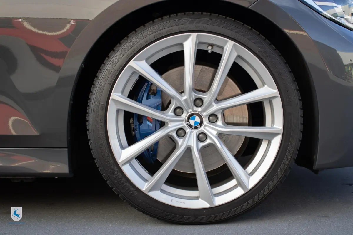 330i High Executive Edition M-sport / Dravit Grau / Head-up / 19'' Breyton / Elek. Trekhaak