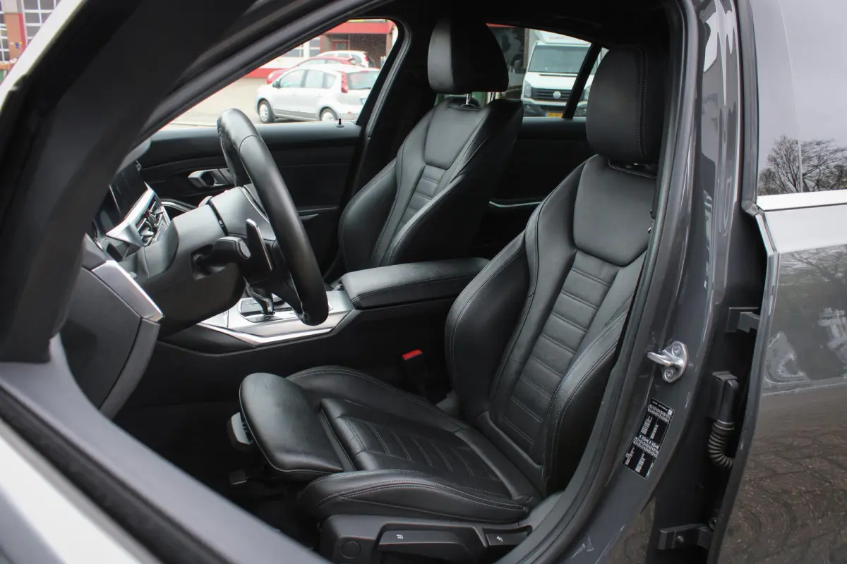 330i High Executive Edition M-sport / Dravit Grau / Head-up / 19'' Breyton / Elek. Trekhaak