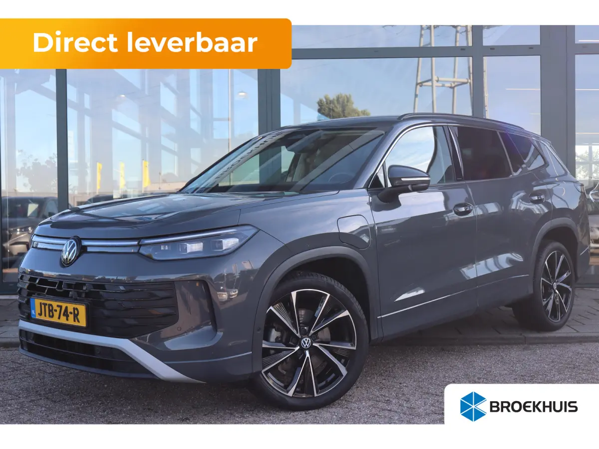204 PK Automaat 1.5 eHybrid Life Edition | Achteruitrijcamera | IQ Light | Multimedia-voorbereiding