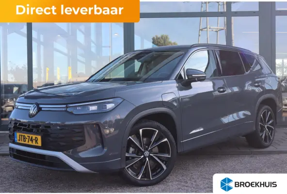 204 PK Automaat 1.5 eHybrid Life Edition | Achteruitrijcamera | IQ Light | Multimedia-voorbereiding