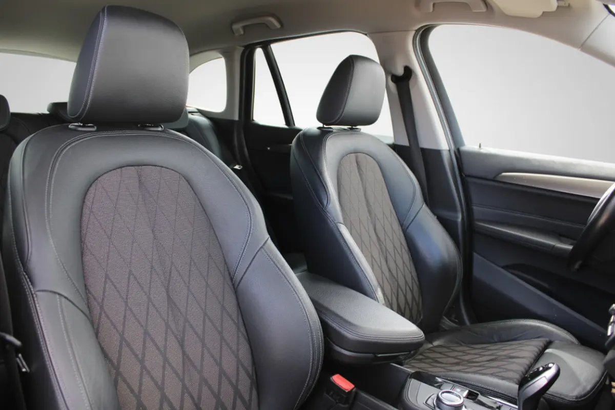 sDrive18i Automaat Executive X-Line Sportstoelen 18'' NAVI TREKHAAK