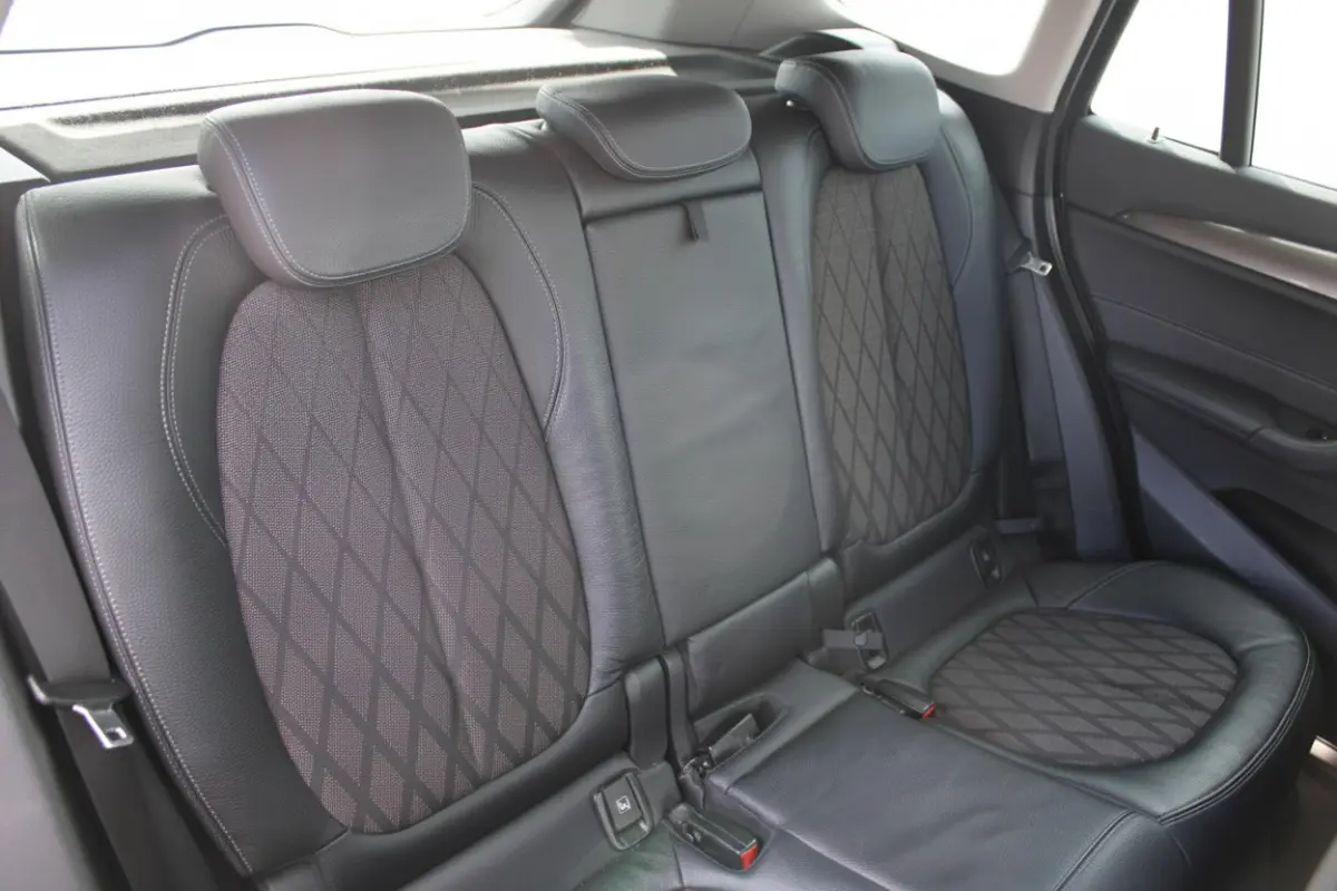 sDrive18i Automaat Executive X-Line Sportstoelen 18'' NAVI TREKHAAK