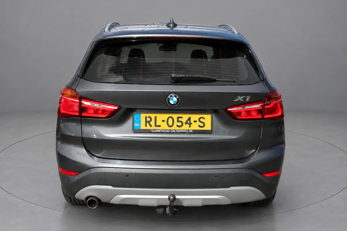 sDrive18i Automaat Executive X-Line Sportstoelen 18'' NAVI TREKHAAK