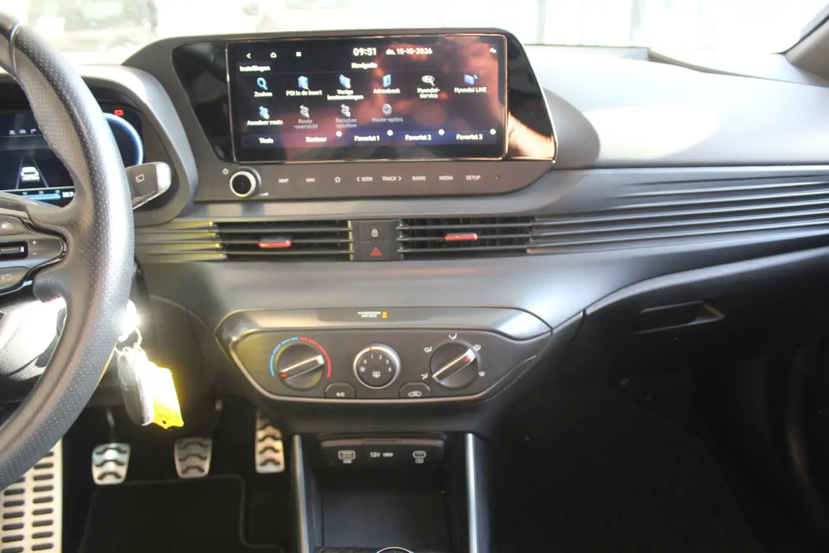 1.2 MPI N-LINE l Cruise Control l Lane Assist l BLIS l PDC Achter l Achteruitrijcamera l Airco l Navi l DAB l Bluetooth