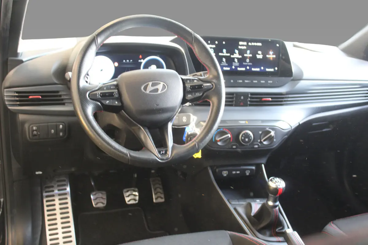 1.2 MPI N-LINE l Cruise Control l Lane Assist l BLIS l PDC Achter l Achteruitrijcamera l Airco l Navi l DAB l Bluetooth