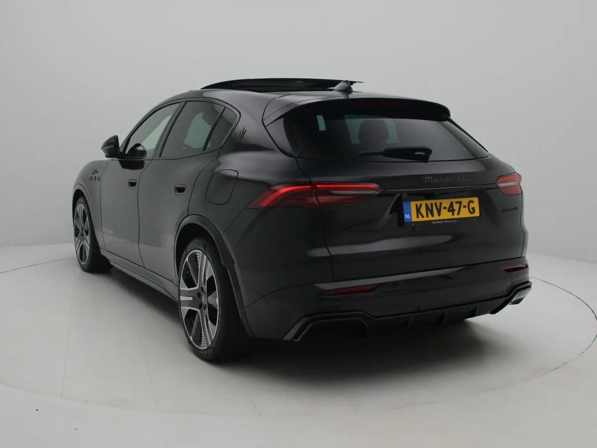 AWD Folgore 105kWh | Sonus faber audio | 3D Carbon Trim | Panorama dak | Voorraad model |