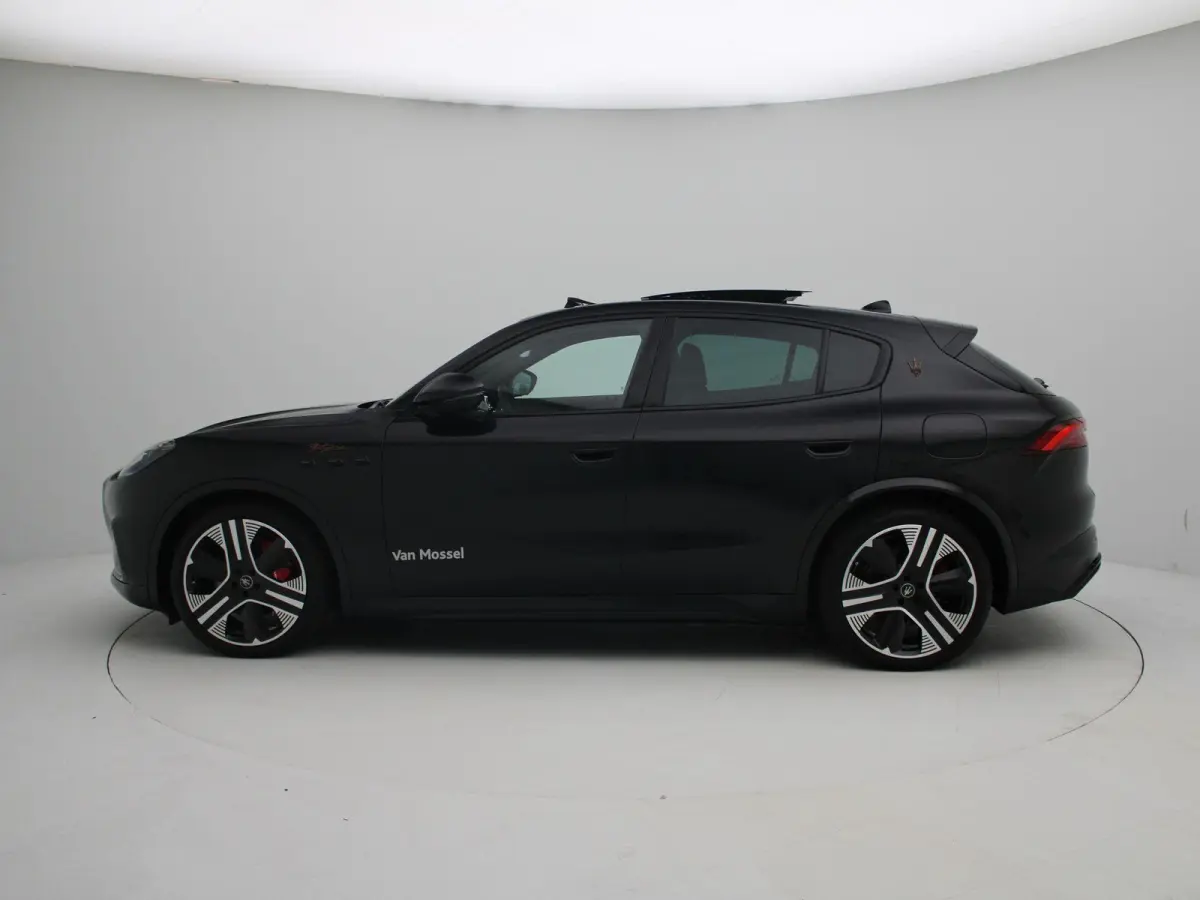 AWD Folgore 105kWh | Sonus faber audio | 3D Carbon Trim | Panorama dak | Voorraad model |
